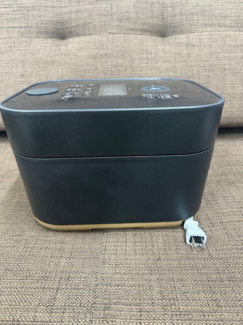 ⑧ 象印　炊飯器　STAN. NW-SA10 2023年製