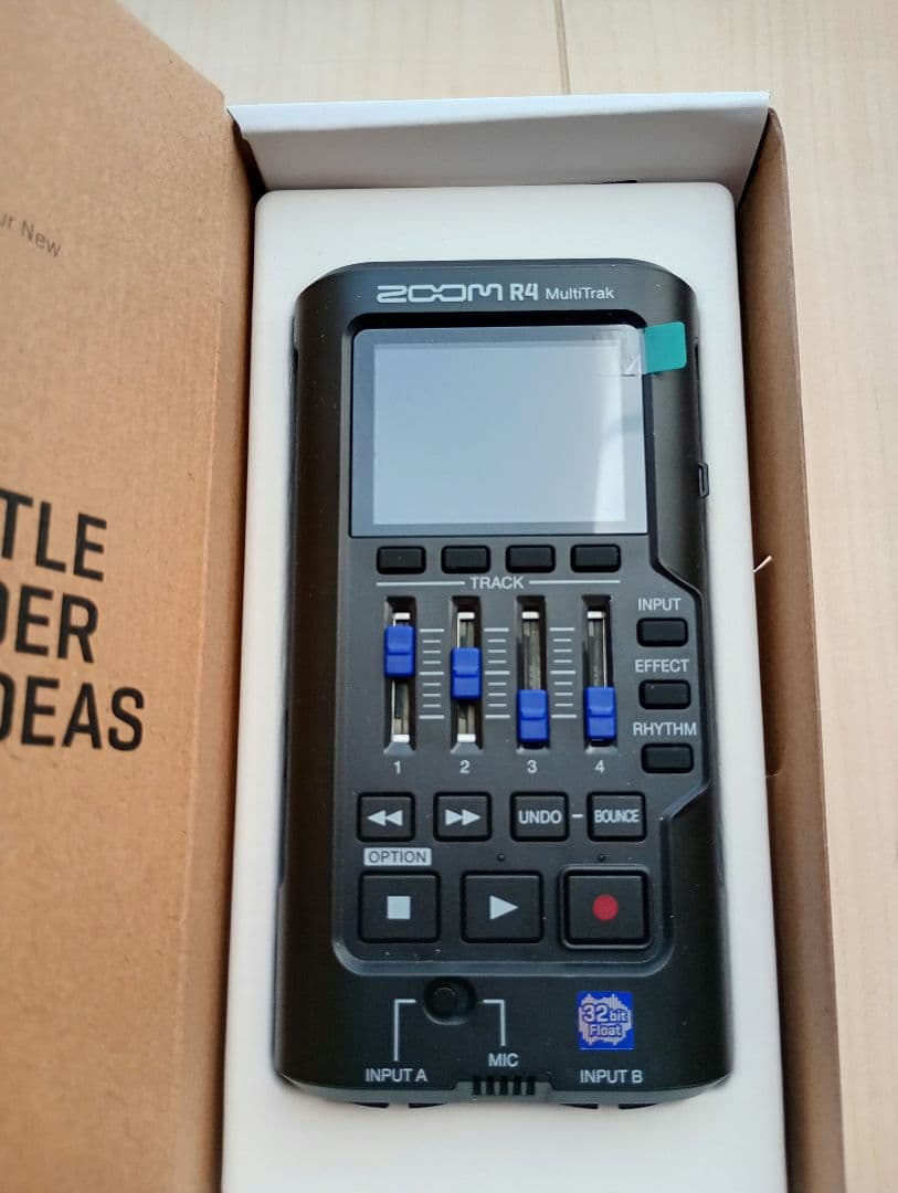 ZOOM ( ズーム )R4 MultiTrak