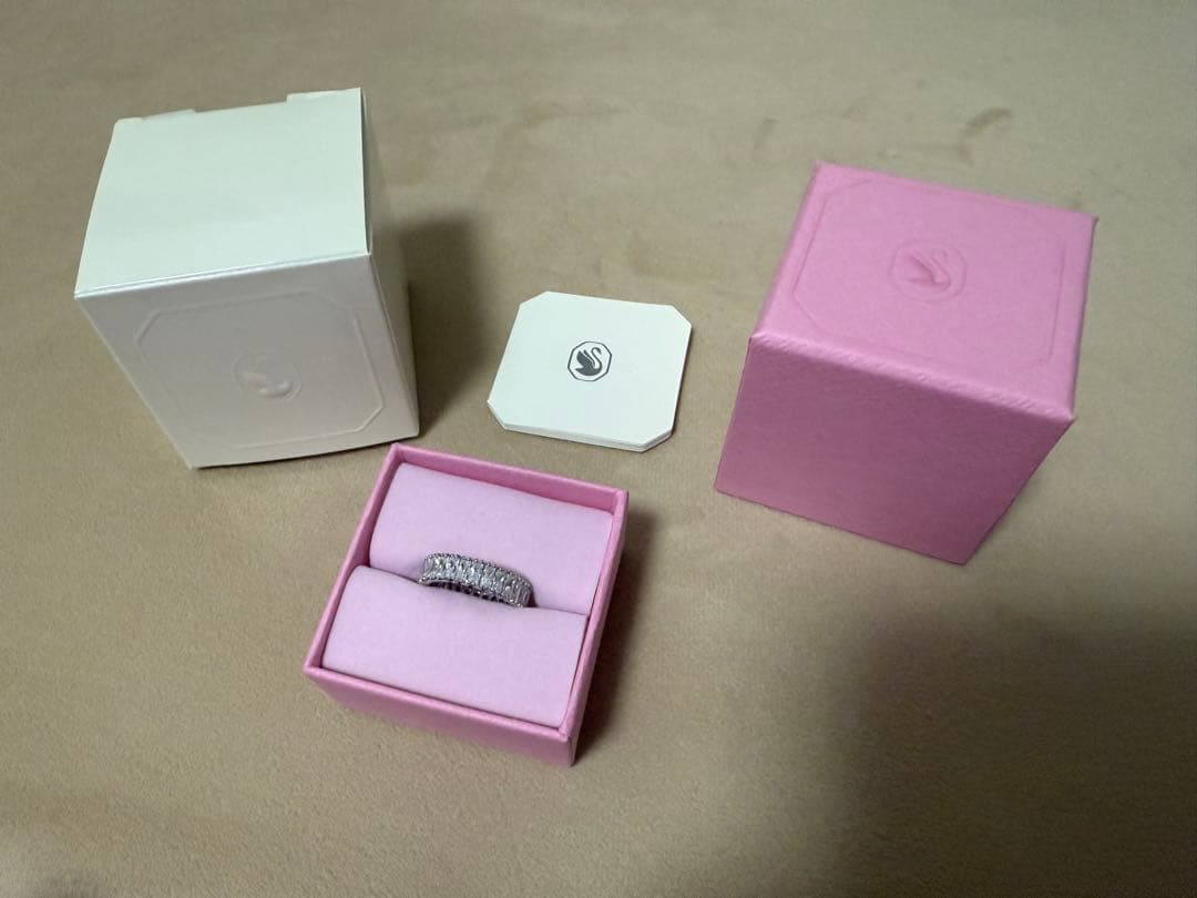 スワロフスキー Matrix マトリックス リング バゲット・カット ホワイト