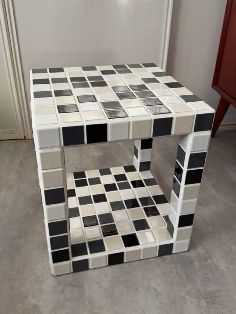 タイルスツール サイドテーブル デザイナーズスツール レコード台 タイル家具