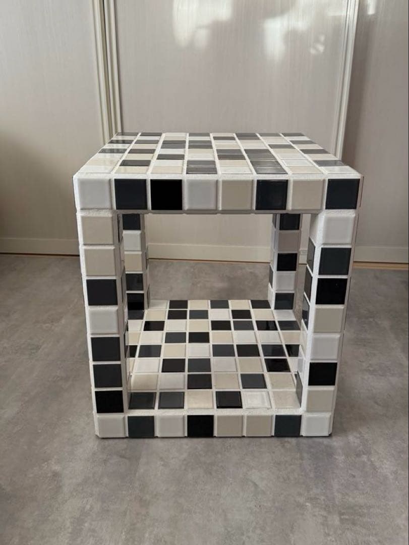 タイルスツール サイドテーブル デザイナーズスツール レコード台 タイル家具