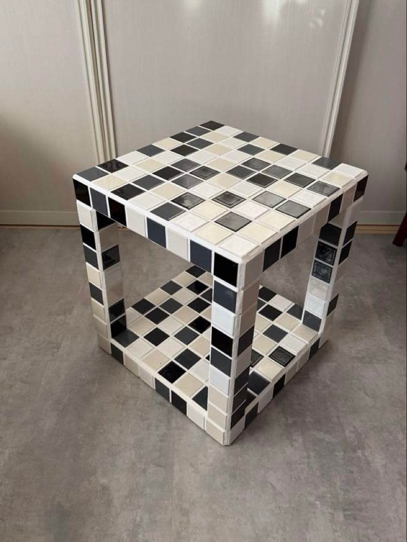 タイルスツール サイドテーブル デザイナーズスツール レコード台 タイル家具