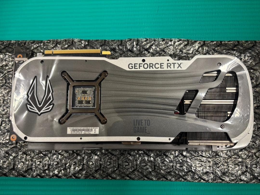 ZOTAC RTX 4070Ti AMP Extreme AIRO+おまけ