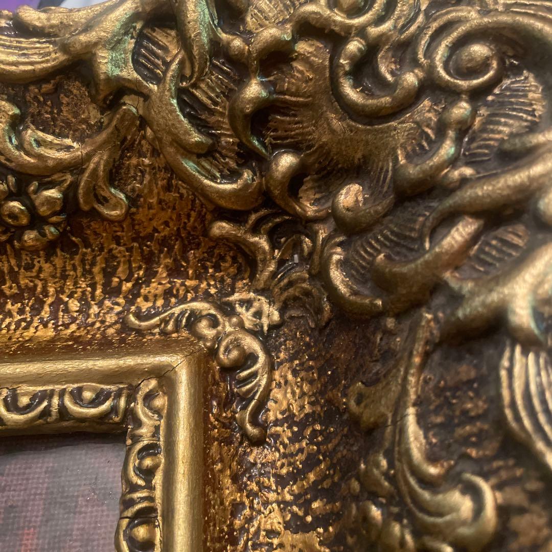 “読書する娘”の絵画 金色フレーム付き