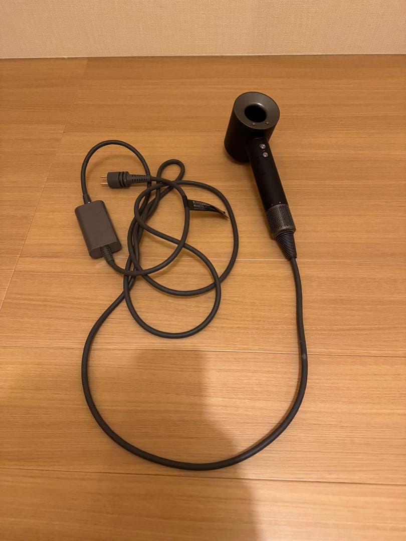 Dyson Supersonic ionicイオンヘアドライヤー HD03