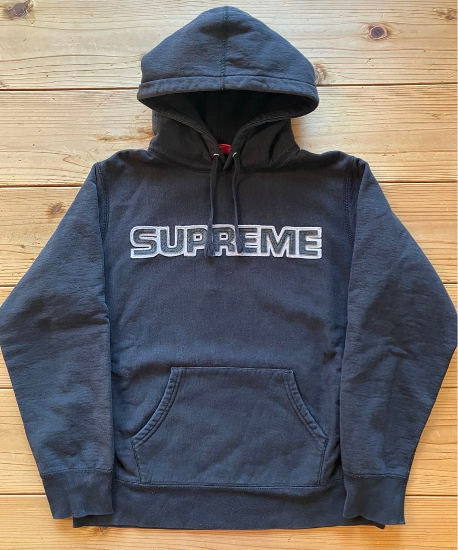 Supreme パーカー　ブラック