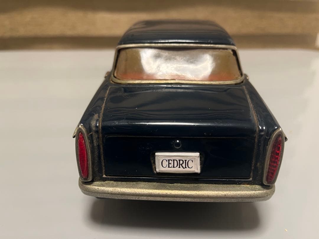 ブリキのセドリック