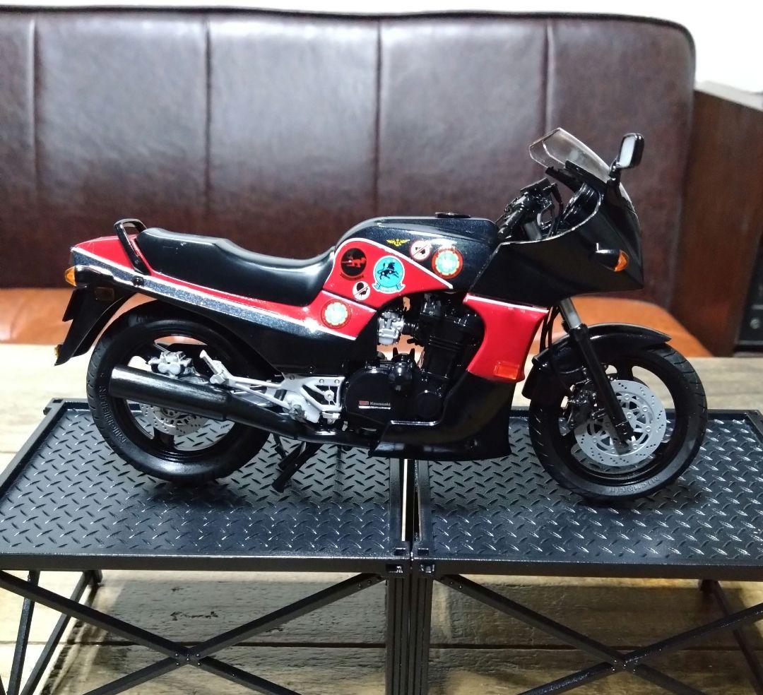 カワサキ　GPZ900R ニンジャ　1/12 　トップガンバージョン　完成品