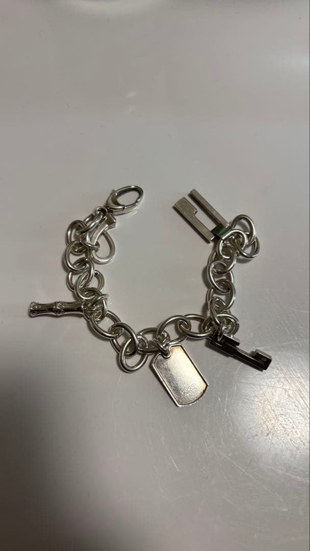 GUCCI ５　チャーム　ブレスレット