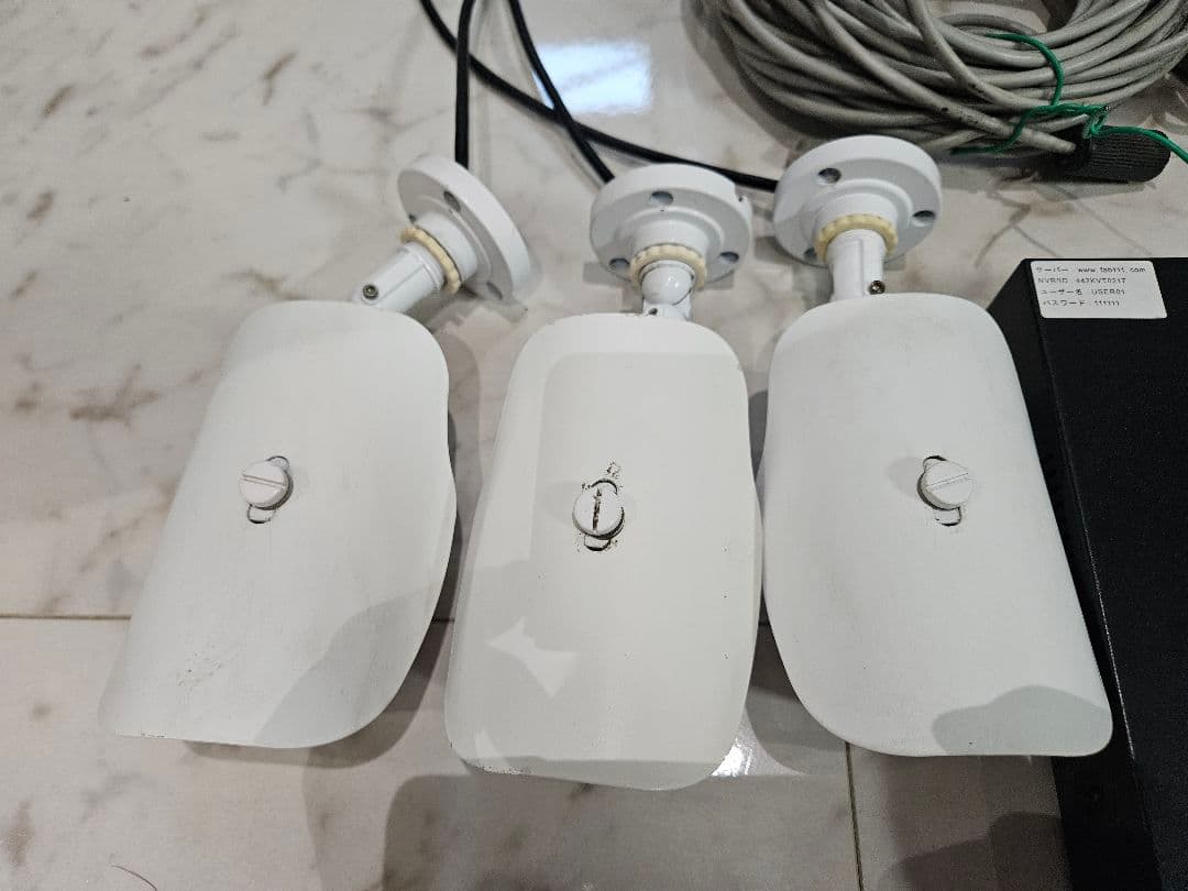 防犯カメラ 3台セット レコーダー付き　LANケーブルタイプ