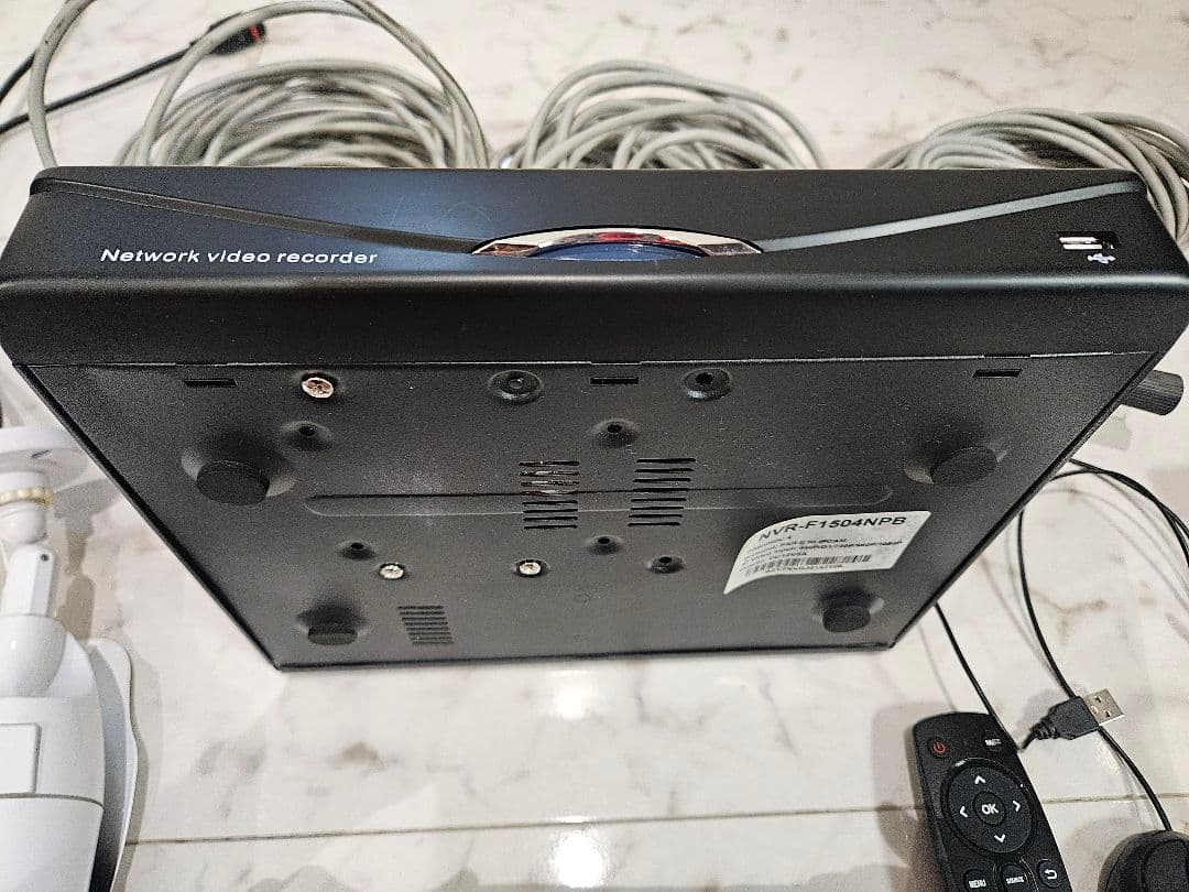 防犯カメラ 3台セット レコーダー付き　LANケーブルタイプ