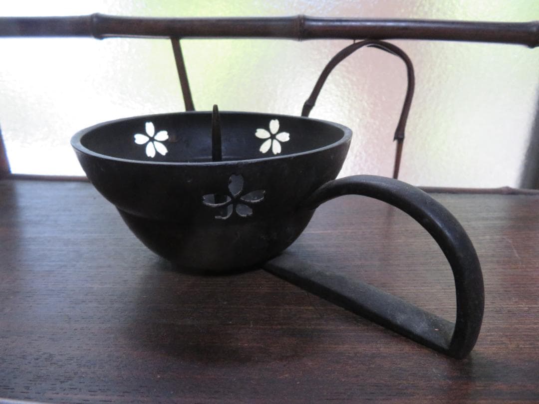 ◆325◆手付き 燭台 手燭 透かし桜 サクラ