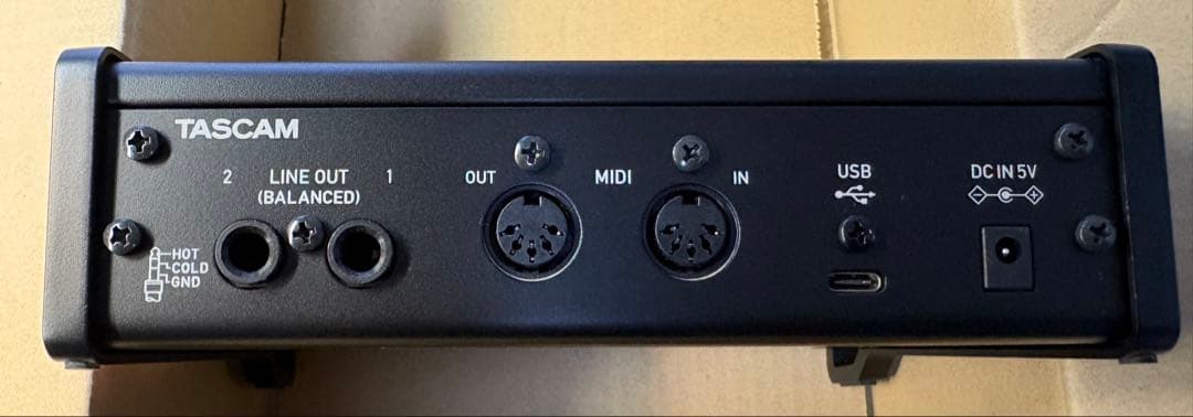 TASCAM US-2×2HR オーディオインターフェイス