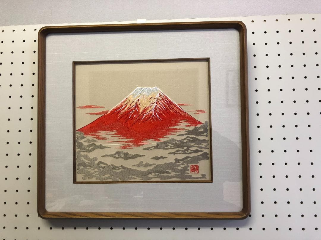 刺繍画　「赤富士」