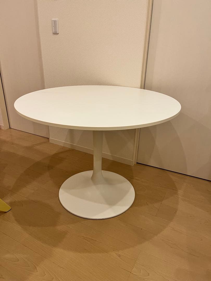 【まる】IKEA ドクスタ　ダイニングテーブル