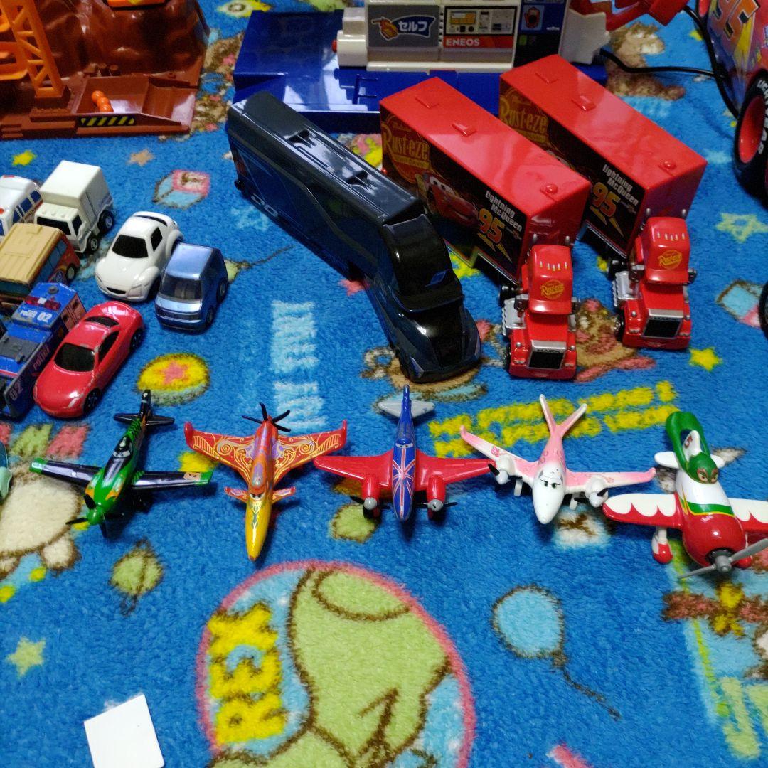 トミカ　カーズ　プレーンズ　セット