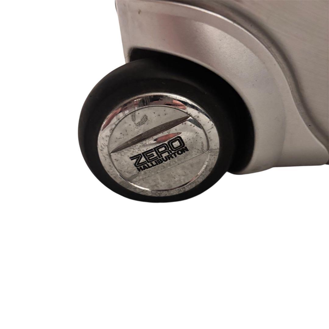 ゼロハリバートン ZRP-Fキャリーケース 2輪 36L シルバー