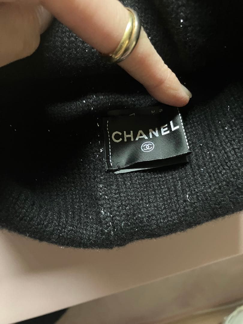CHANEL 黒 ニット帽 刺繍ロゴ