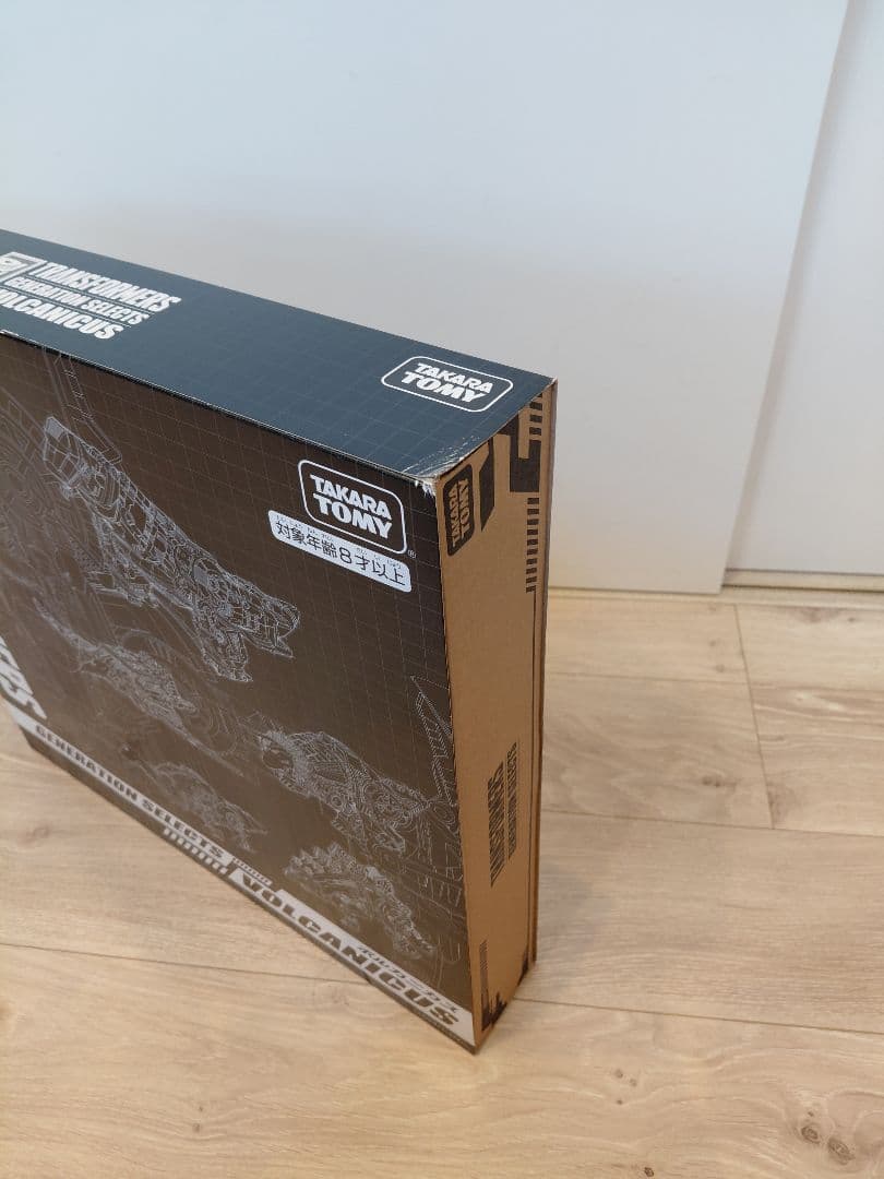 トランスフォーマータカラトミーモール限定　ジェネレーションセレクト　ボルカニカス