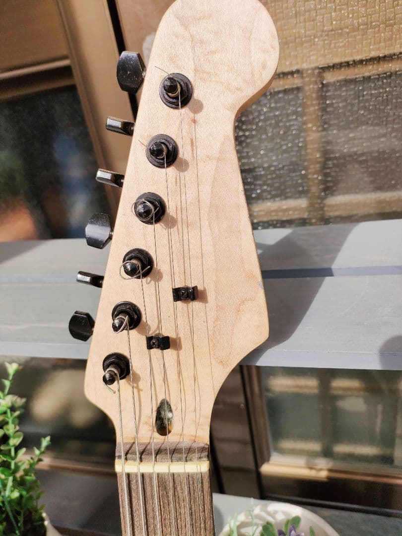 ノーブランド、ストラトタイプ出音ＯＫ