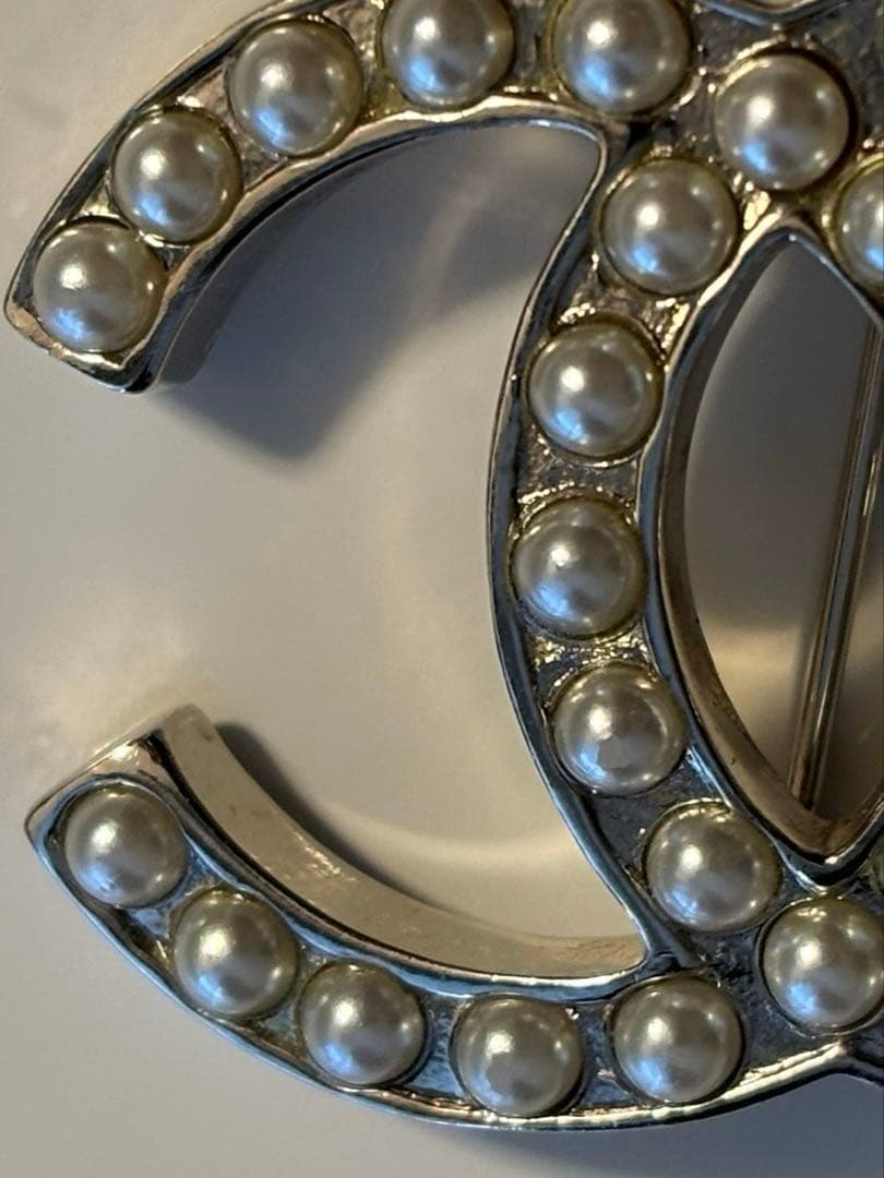 CHANEL CCロゴ ヴィンテージ ブローチ パール風 装飾付き