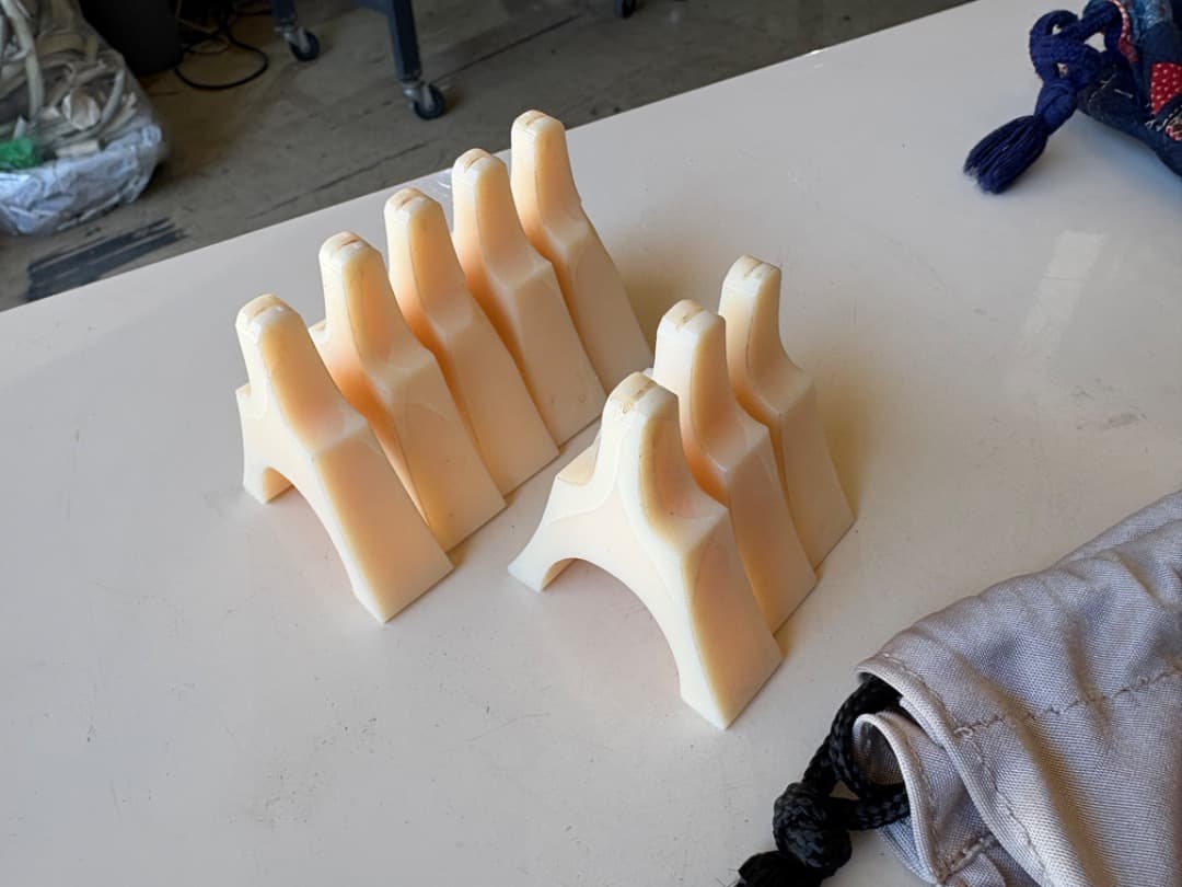 琴　お琴　箏　すだれ彫り　和楽器　13弦　花柄装飾　くり甲　半上角　柱つき