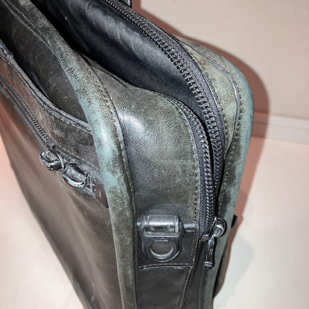 TUMI バッグ 黒　本革