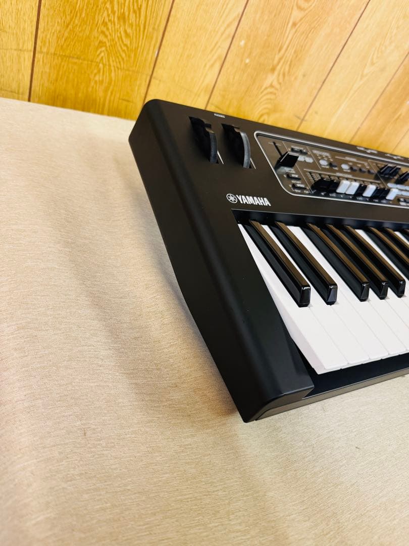 ヤマハ YAMAHA CK61 ステージキーボード シンセサイザー２個口発送予定