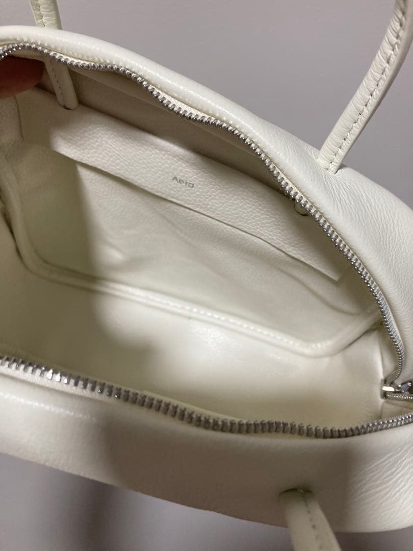 Aeta ホワイト スクエアハンドバッグ