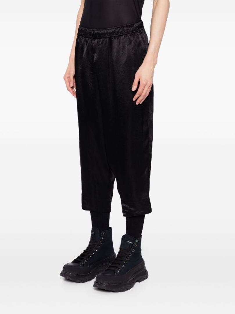 パンツ JULIUS Drop-Crotch Cropped Pants