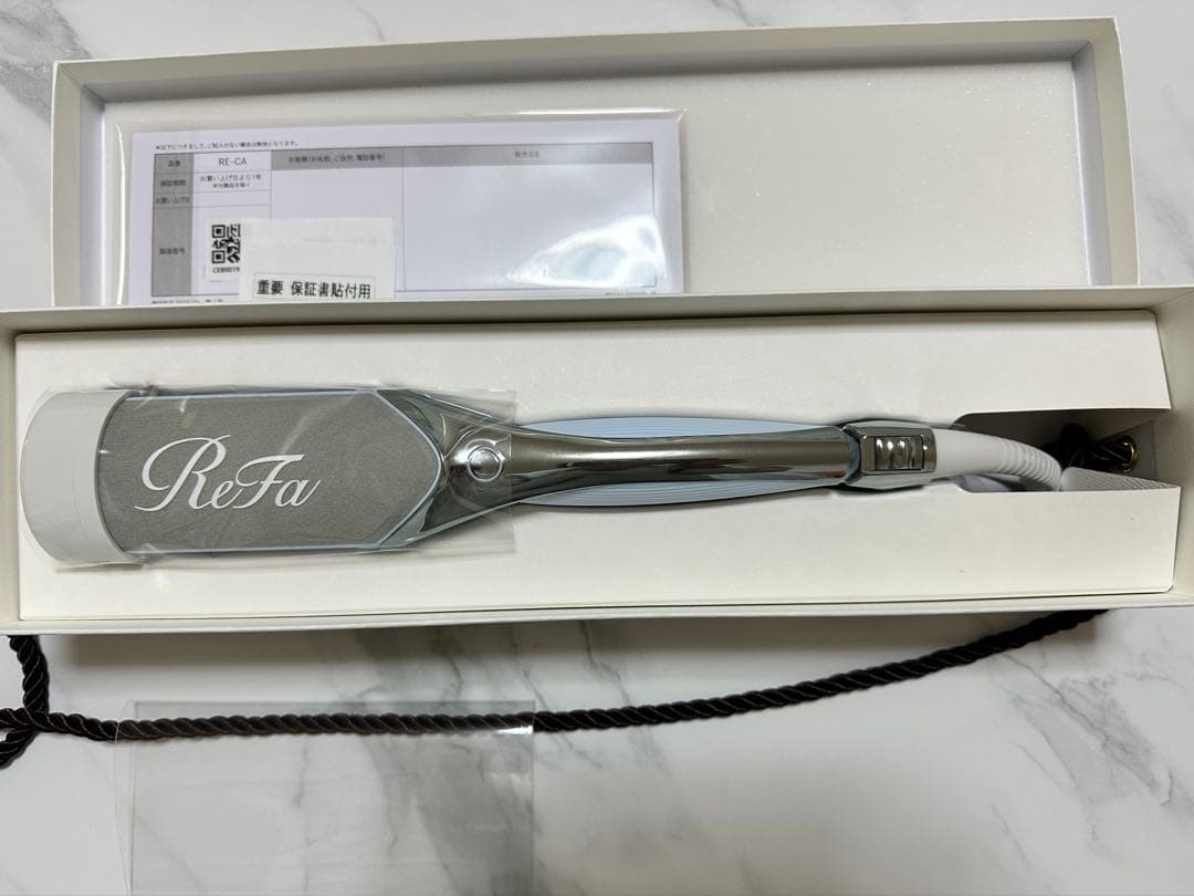 リファReFa パワーストレートアイロン新品 ホワイト　保証書付き