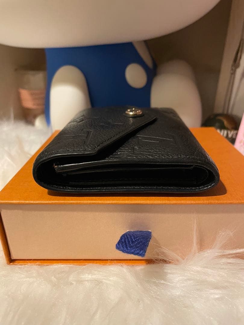 ルイヴィトン ポルトフォイユ ヴィクトリーヌ アンプラント　黒