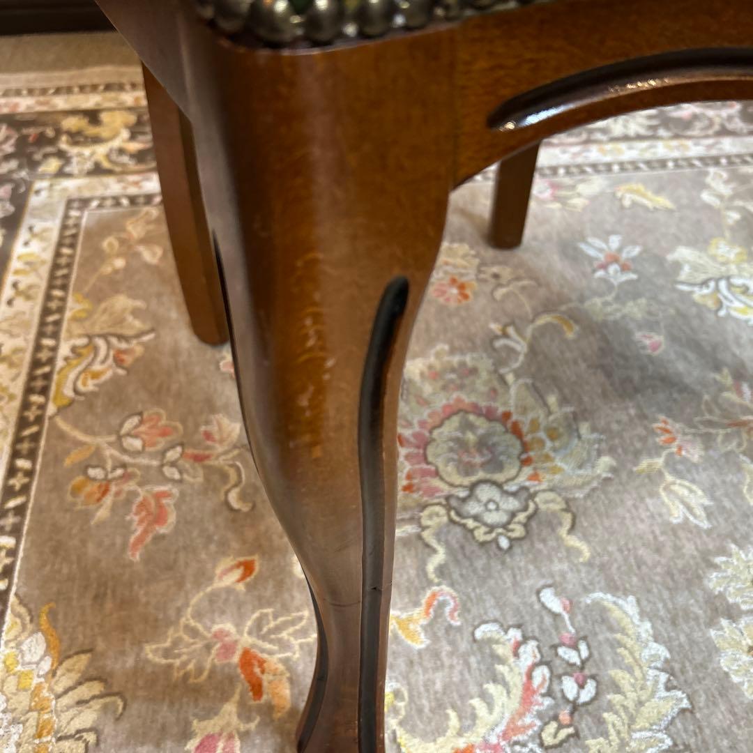 西洋スタイルのストライプ椅子