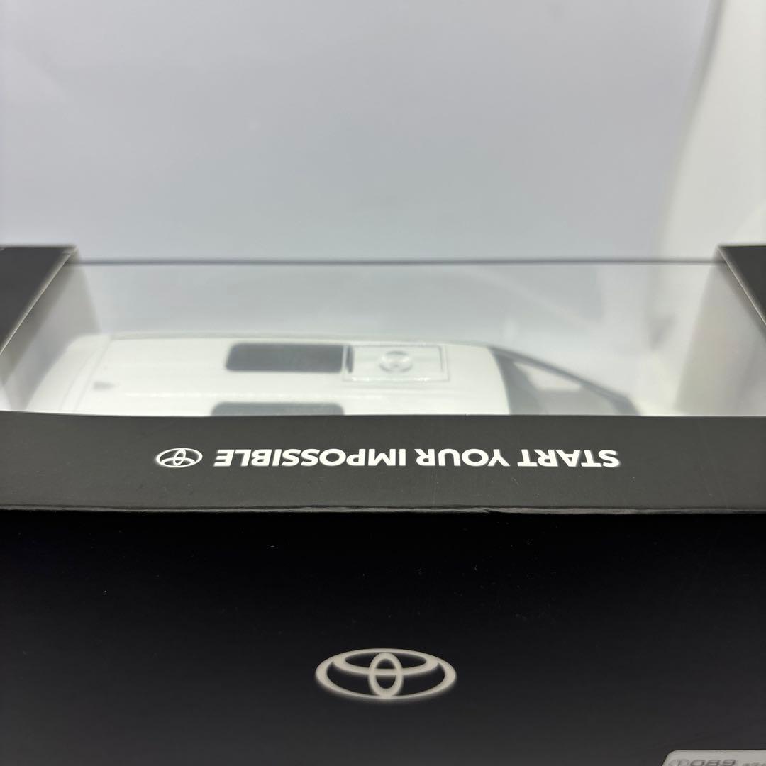 トヨタ ヴェルファイア プラチナホワイトパールマイカ 1/30スケール