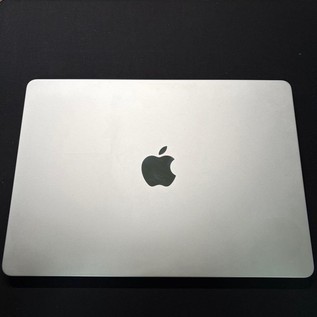 MacBook Air M2 2022 13インチ シルバー A2681