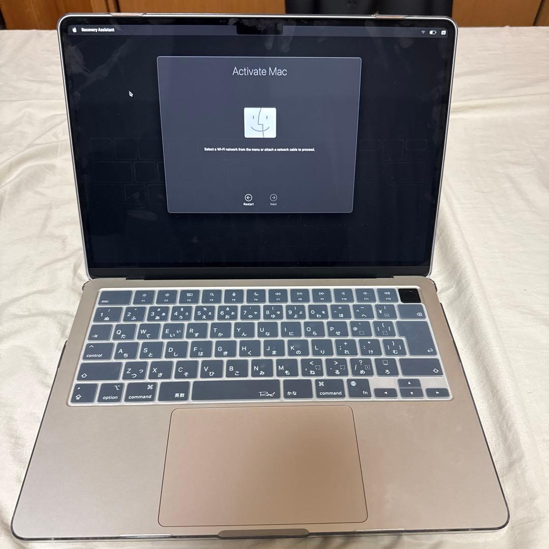 Apple MacBook AIR 2022年8ギガ 箱.充電コード付 超美品