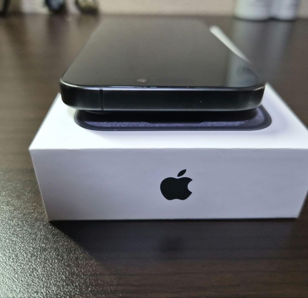 [美品]Apple iPhone 15 Pro 256GB ブラック おまけつき