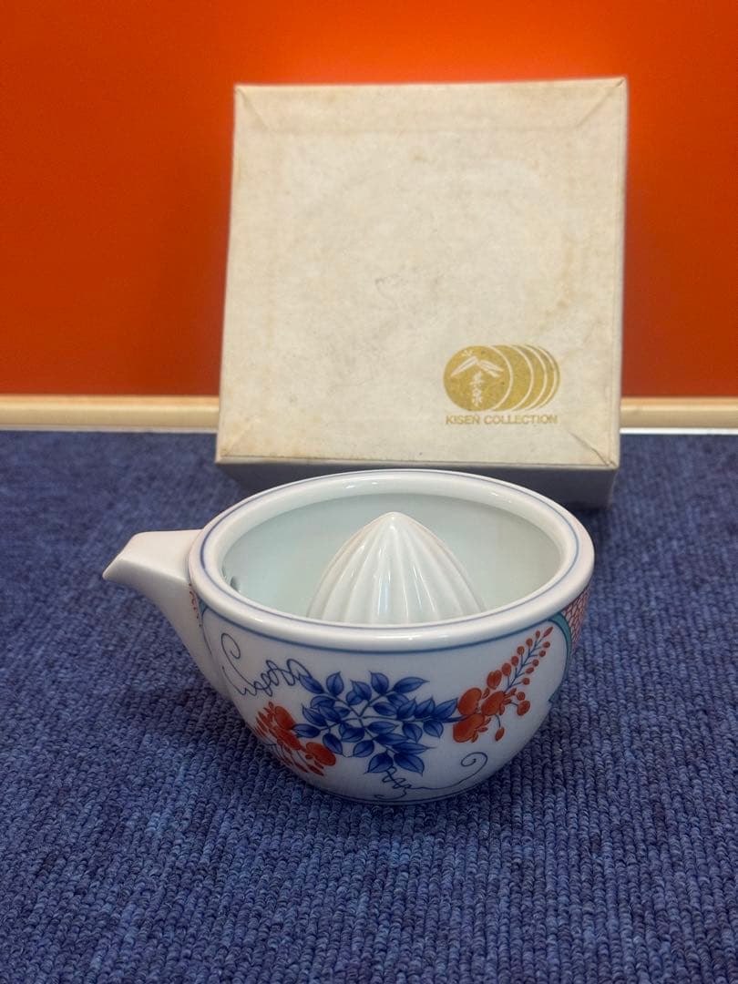 1656 其泉　色絵藤レモン絞器