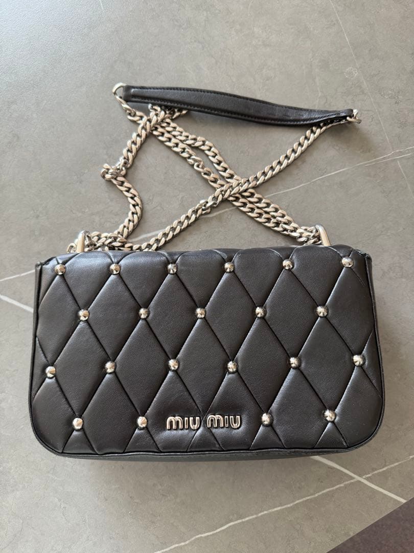 MIU MIU ブラック ショルダーバッグ