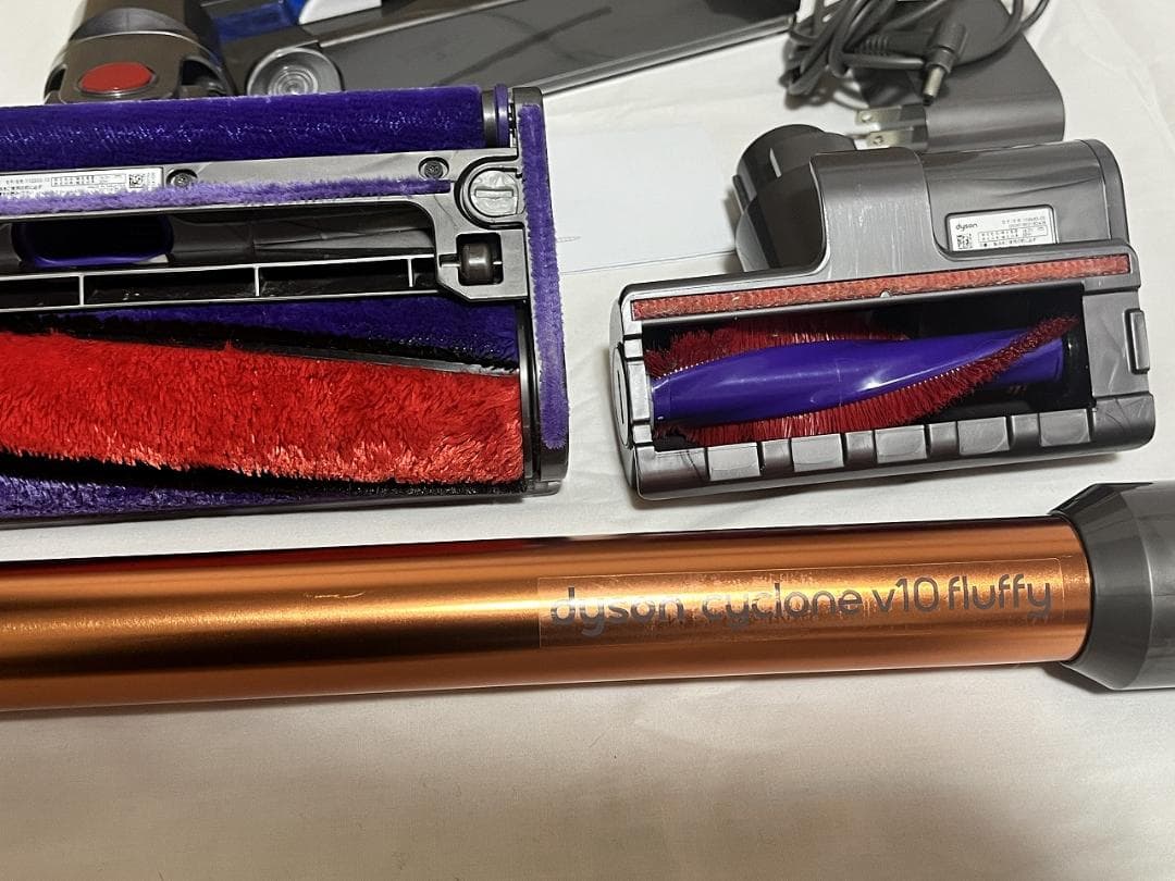 お買い得！Dysonダイソン　サイクロンクリーナーSV12/V10良品