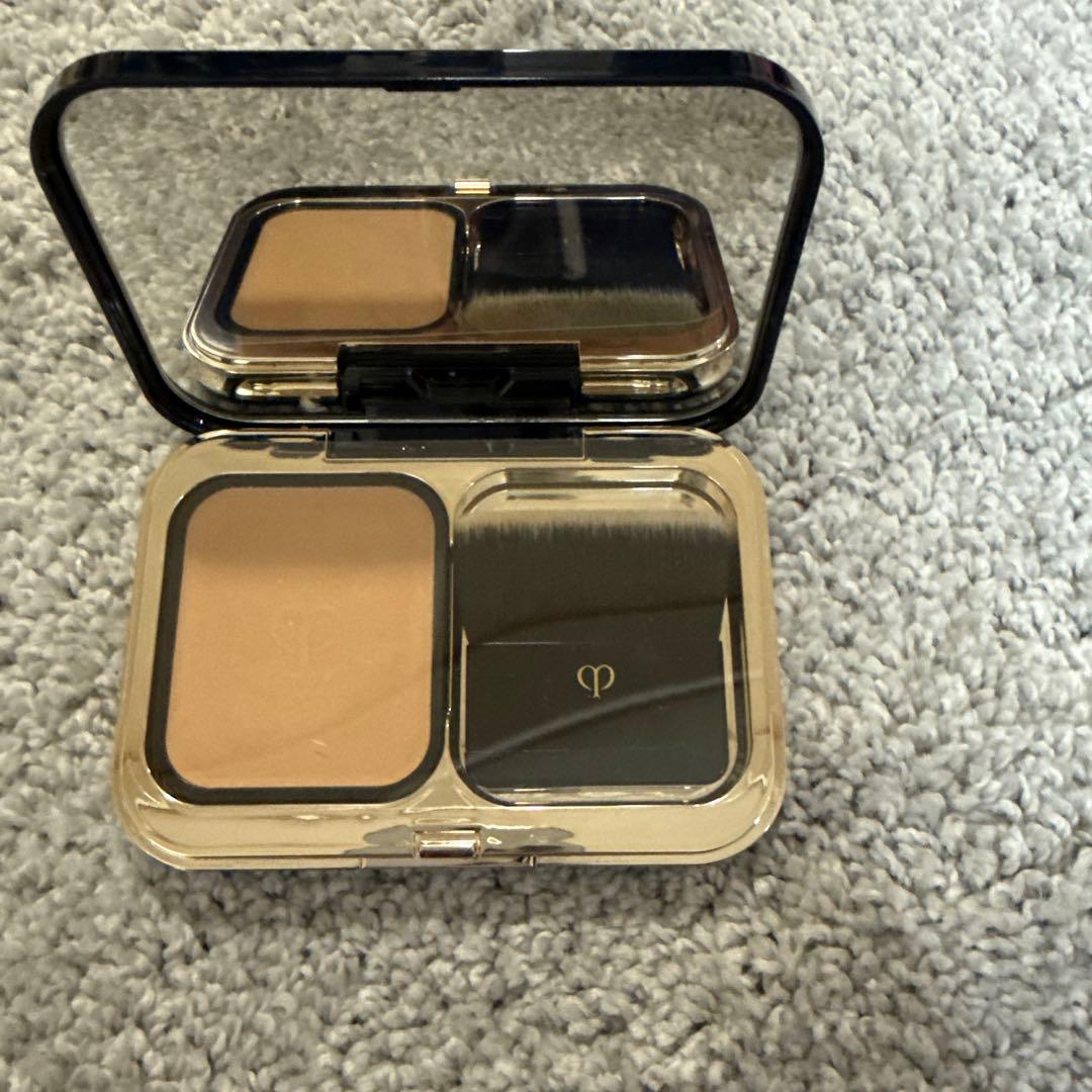 クレ・ド・ポー ボーテ タンプードルエクラIIオークル10