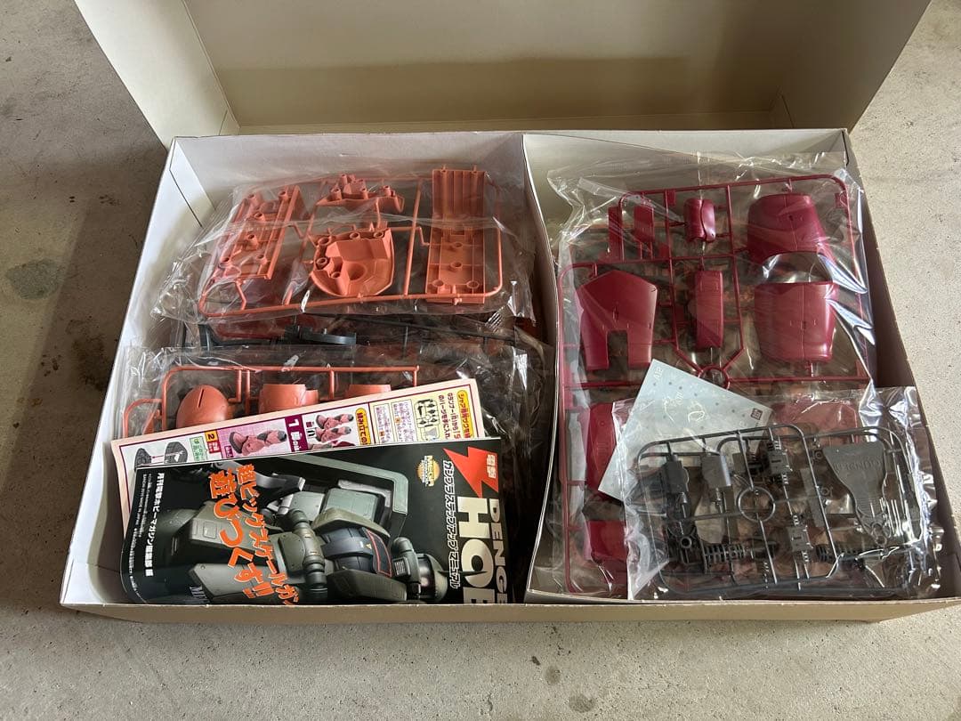 トイガン BANDAI 1/48 ZAKU II MEGA SIZE MODEL