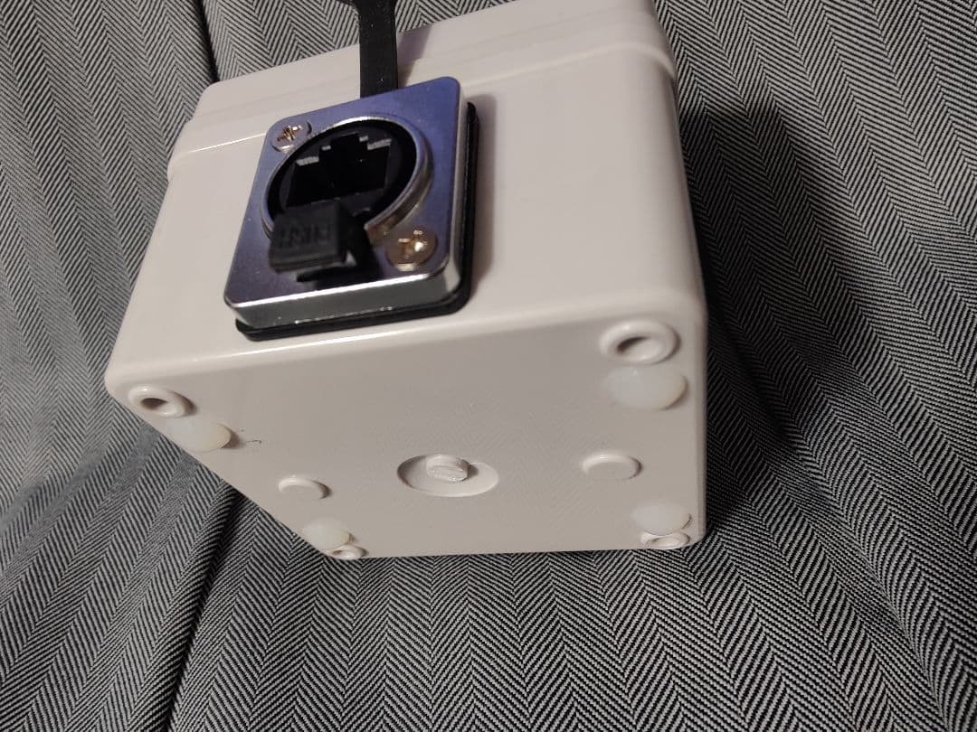 舞台レーザー機器用、緊急停止スイッチボックス鍵付き(E-Stop Box)試作品