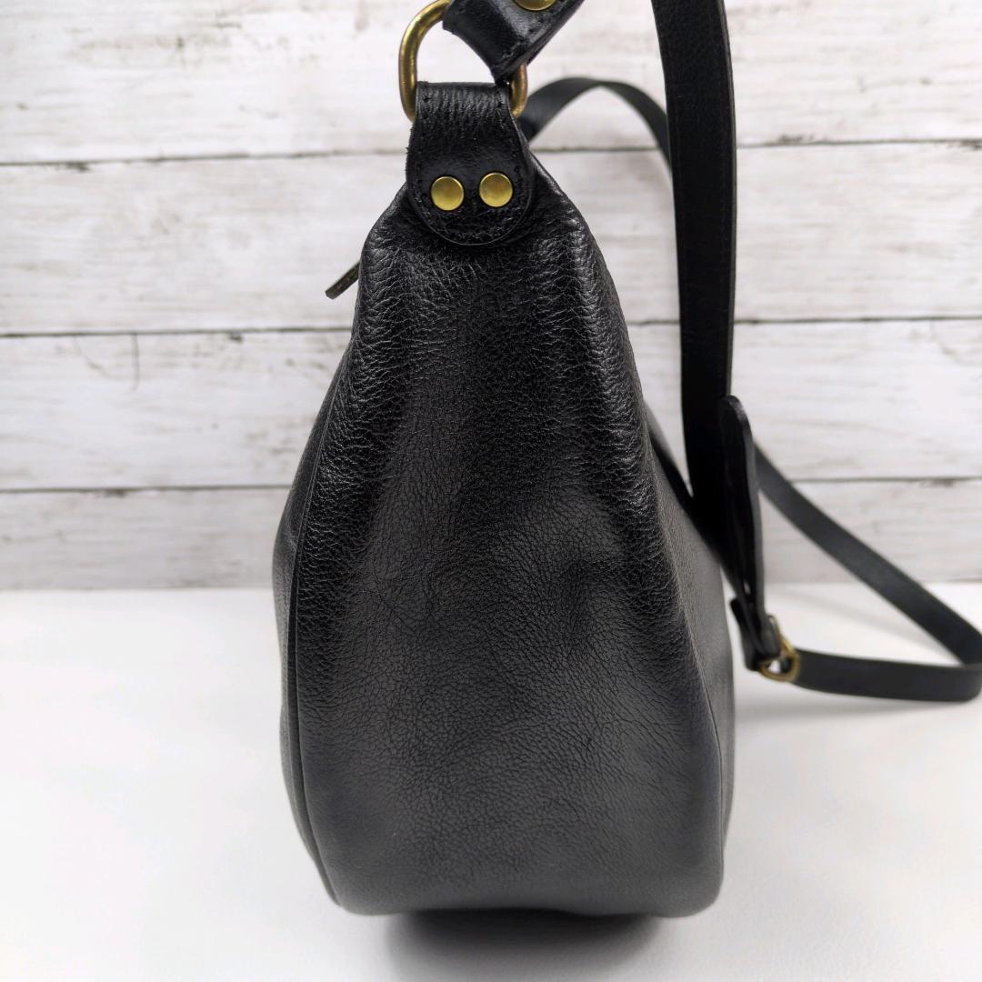 イルビゾンテ ショルダーバッグ 大きい ブラック ハーフムーン 三日月