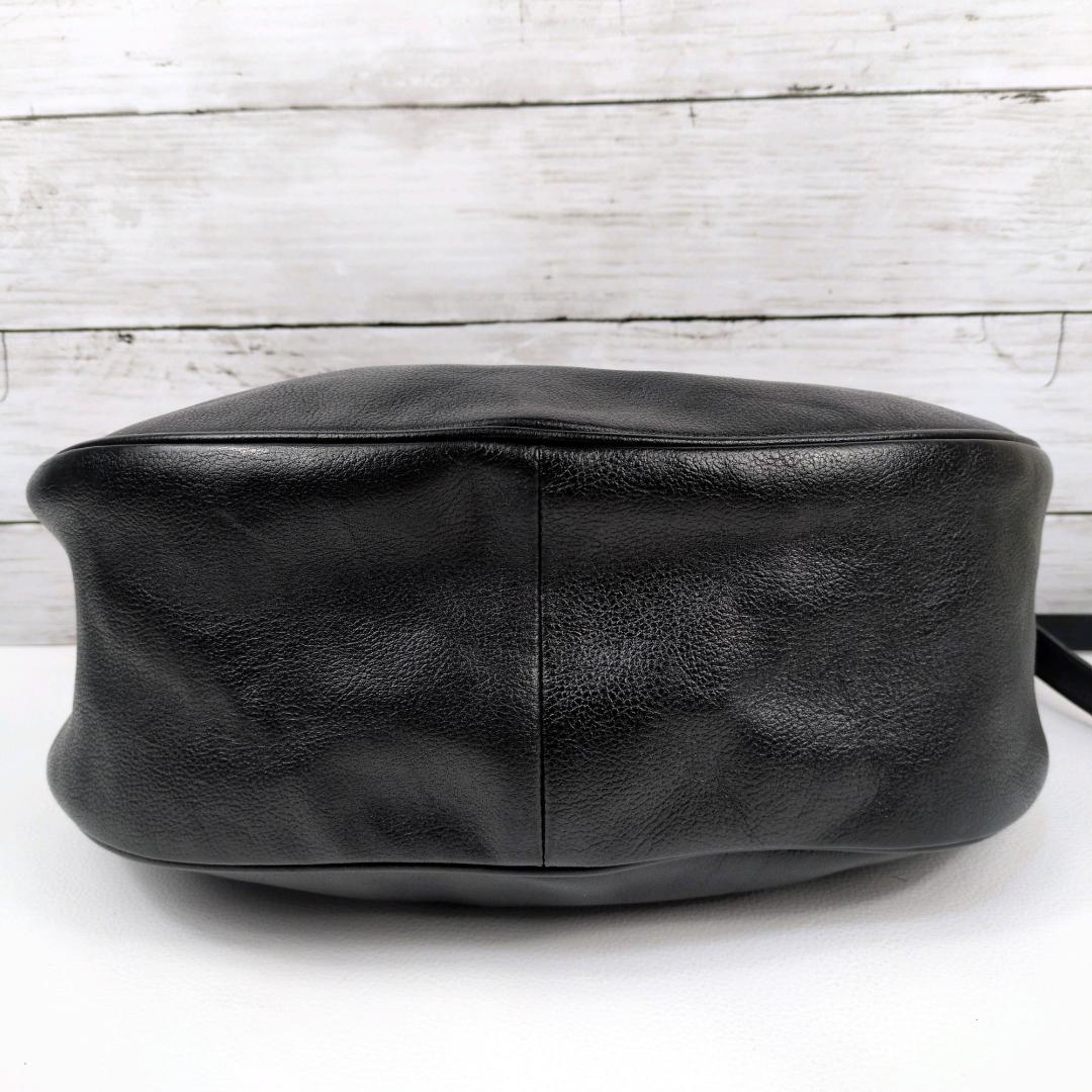 イルビゾンテ ショルダーバッグ 大きい ブラック ハーフムーン 三日月