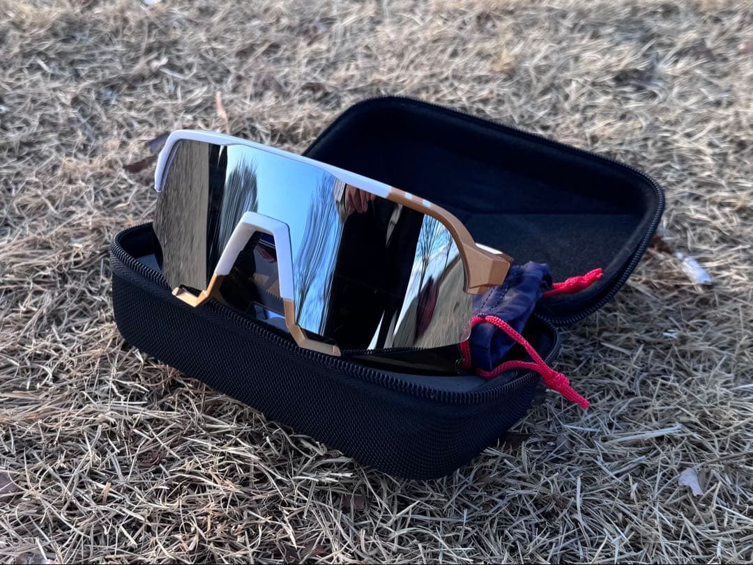 美品　100% スポーツサングラス ゴールド