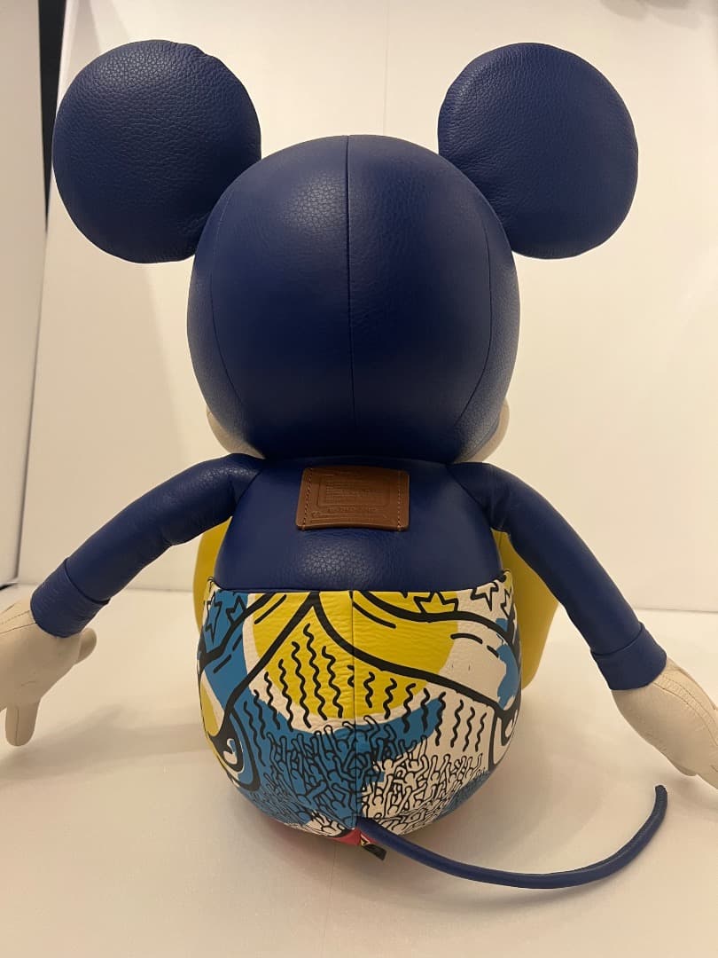 ⭐️【貴重】コーチとキースヘディングのコラボ：ミッキーマウスの革製ぬいぐるみ