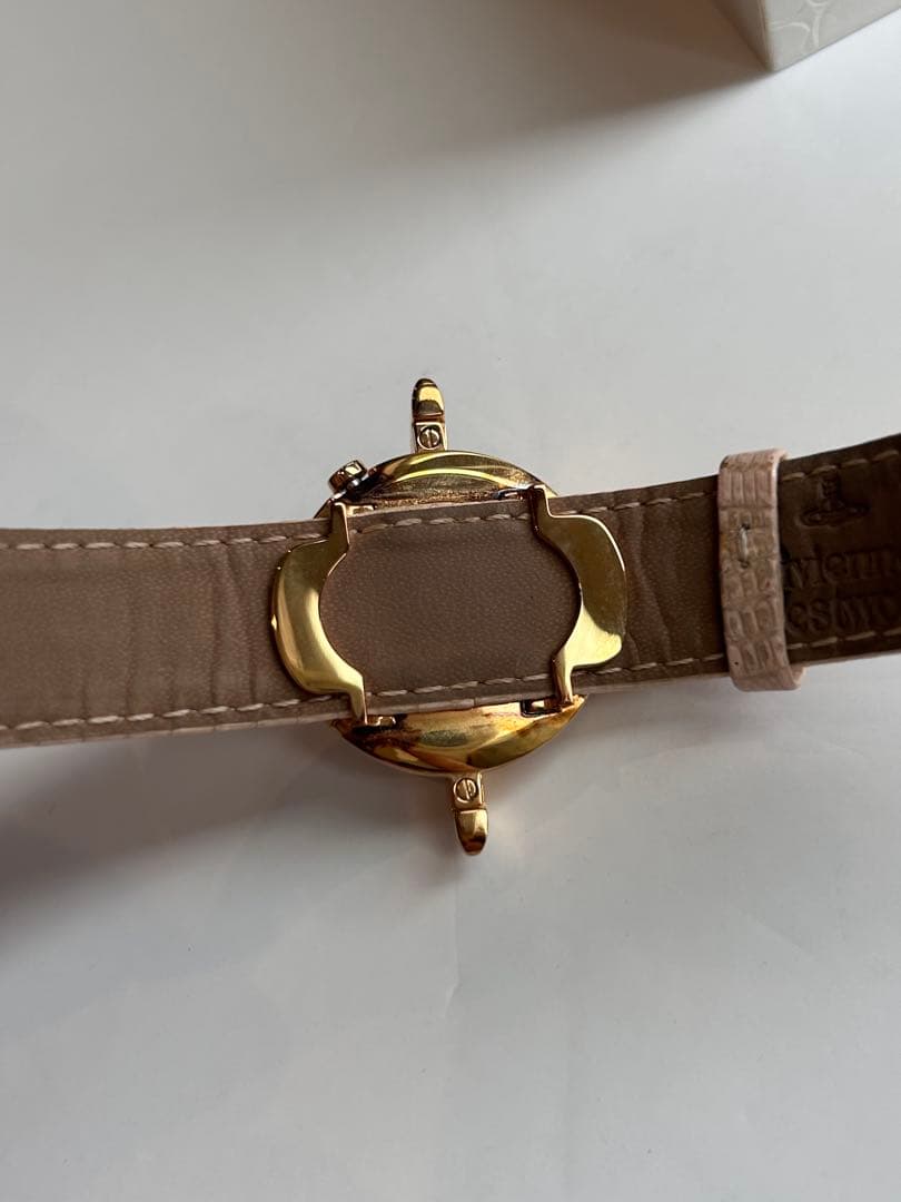 ヴィヴィアンウエストウッド Anniversary 立体オーブ 時計