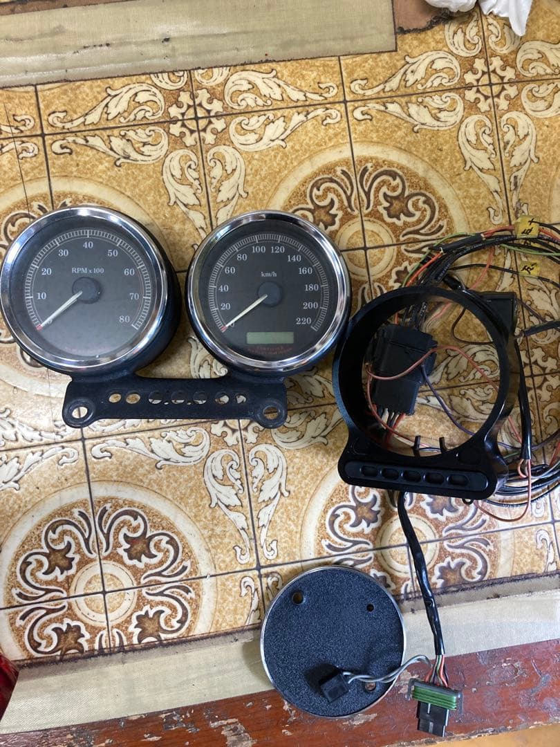 2004年XL1200Rスピードメータータコメーター