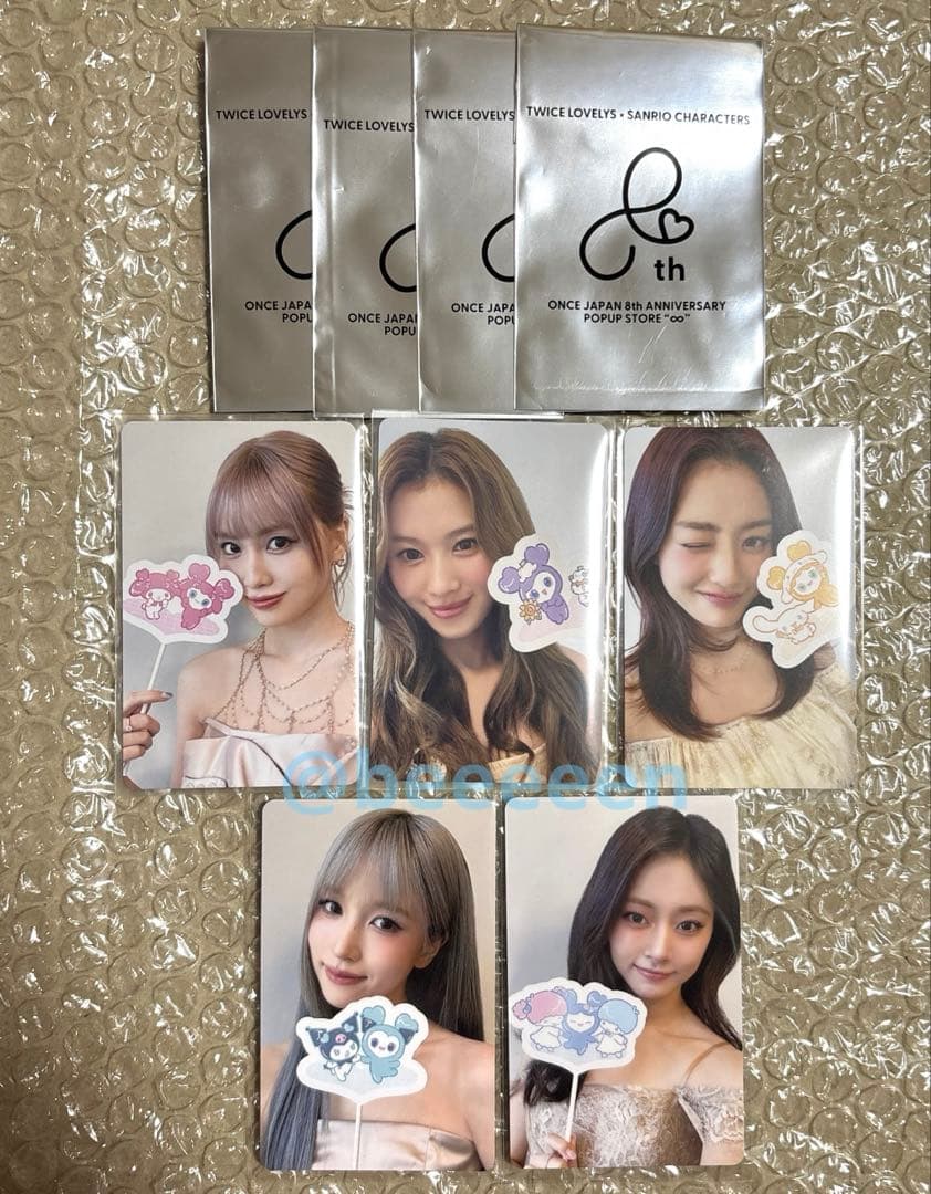 TWICE サンリオ　1万円　特典　トレカ　モモ　サナ　ジヒョ　ミナ　ツウィ